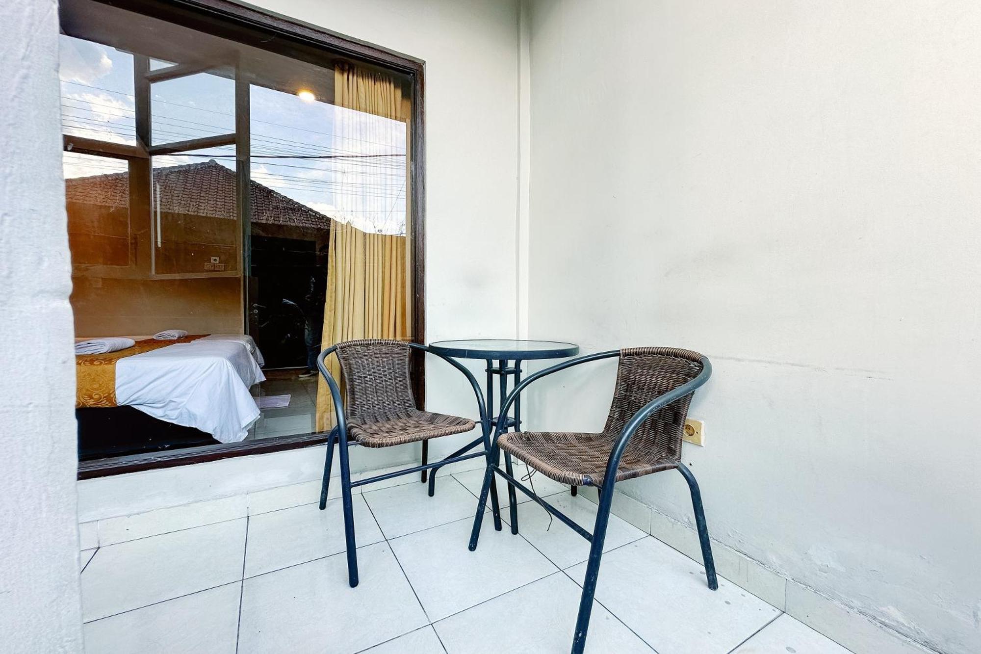 เล็มบายังซารีโอมสเตย์ Hotel เดนปาซาร์ ภายนอก รูปภาพ